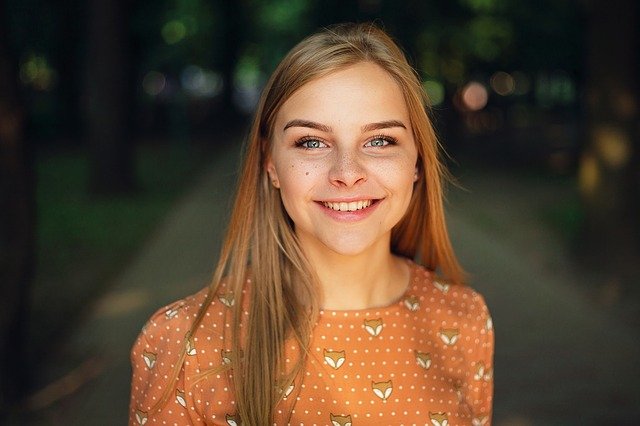girl-gb5cc6f6ac_640